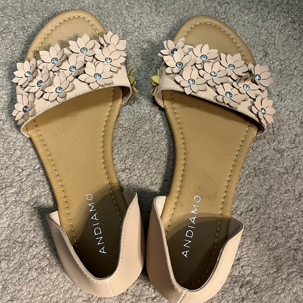Size 7.5 Andiamo sandals
